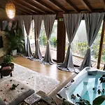 Casa Favo De Mel - Jacuzzi & Piscina - Refugio Na Montanha *