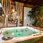 Casa Favo De Mel - Jacuzzi & Piscina - Refugio Na Montanha