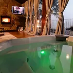 Casa Favo De Mel - Jacuzzi & Piscina - Refugio Na Montanha פארק נופש *