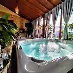 פארק נופש Casa Favo De Mel - Jacuzzi & Piscina - Refugio Na Montanha ארקוס דה ואלדבז
