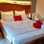 Casa Favo De Mel - Jacuzzi & Piscina - Refugio Na Montanha Tatil parkı *