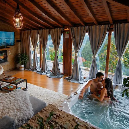 Casa Favo De Mel - Jacuzzi & Piscina - Refugio Na Montanha Village de vacances