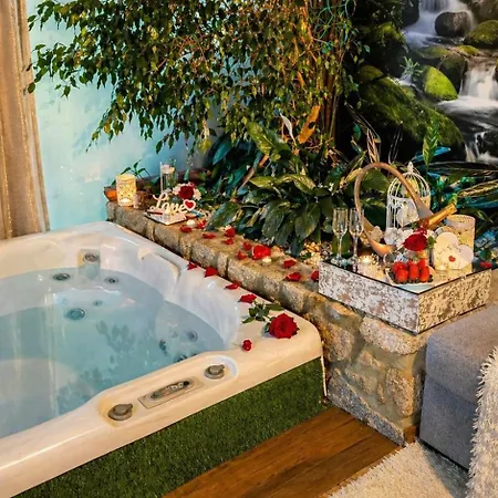 Casa Favo De Mel - Jacuzzi & Piscina - Refugio Na Montanha