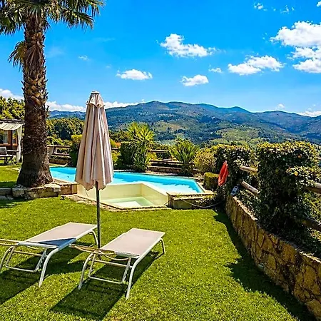 Kompleks wypoczynkowy Casa Favo De Mel - Jacuzzi & Piscina - Refugio Na Montanha
